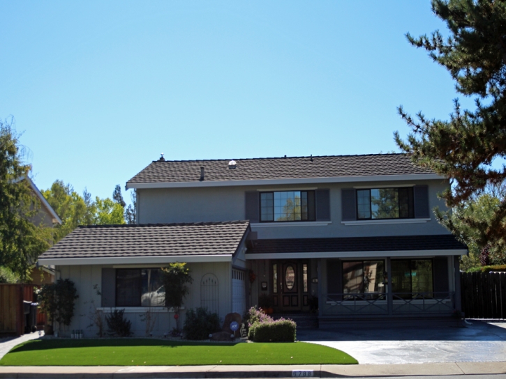 Faux Grass Del Rio, California Gardeners, Small Front Yard Landscaping